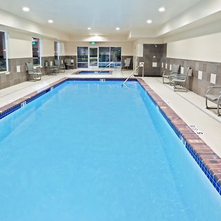 Holiday Inn Express And Suites Sumner By Ihg Bagian luar foto
