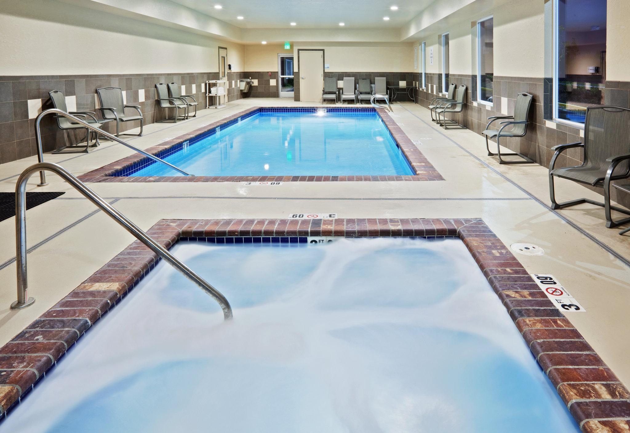 Holiday Inn Express And Suites Sumner By Ihg Bagian luar foto